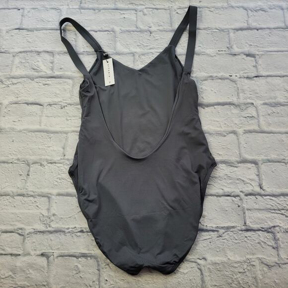 Vitamin A Leah Grey One-Piece Sustainability Is Sexy Swimsuit size Medium (8) - Picture 5 of 14